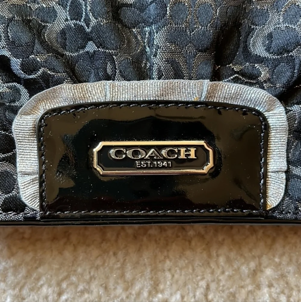 NWT Coach Black Crossbody Clutch with Chain Strap & Multiple Card Slots VINTAGE